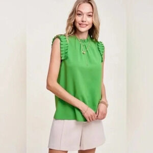 La Miel Green Ruffle Neck Blouse M
